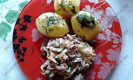 Салат з телятини, сиру і свіжих огірків