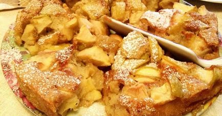 Шарлотка з яблуками - простий і швидкий рецепт смачного пирога