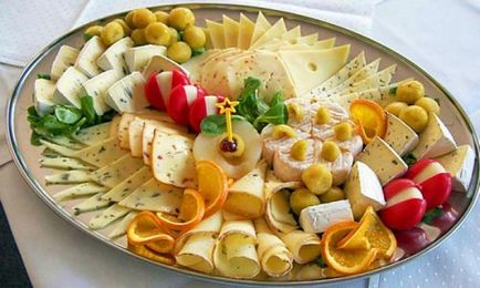 Brânză pe masa festivă, idei de fotografie, design, compoziție