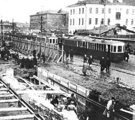 Construcția metroului din Moscova în anii 1930-1950