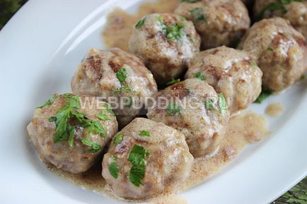 Meatballs în sos cremos - o rețetă cu o fotografie într-o tigaie, cum să gătești pe