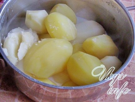 Тушковані курячі шлунки з картопляним пюре рецепт