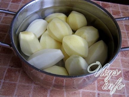 Тушковані курячі шлунки з картопляним пюре рецепт