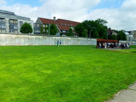 Berlin Wall Gallery și Memorial