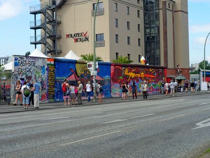 Berlin Wall Gallery și Memorial