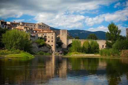 Besalú în Spania - atracții și fotografii