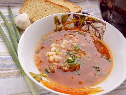 Borsch a pot a kemencében