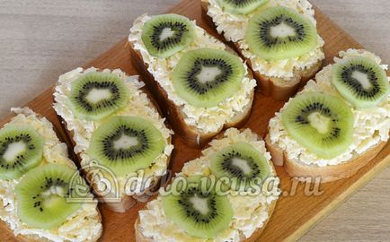 Szendvicsek, kiwi és a sajt recept lépésről lépésre (9 fotók)