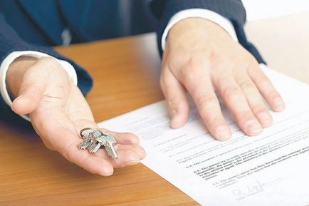 Acordarea unui străin înregistrării unui contract pentru un apartament și a unui impozit, cum să emită un cadou