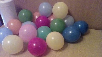 Készítése Garland golyó szálak (menet) Készíts egy koszorú golyó fonal