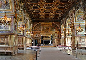 Palota Fontainebleau címet, hogyan lehet a munka, a költségek látogatások, történelem, leírás