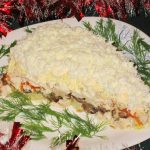 Salată evreiască cu brânză și rețetă de usturoi cu fotografie