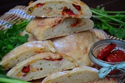 Італійський хліб чіабатта з в'яленими помідорами і оливками рецепт з фото