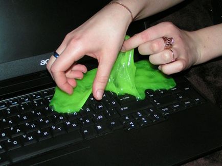 Cum să curățați tastatura