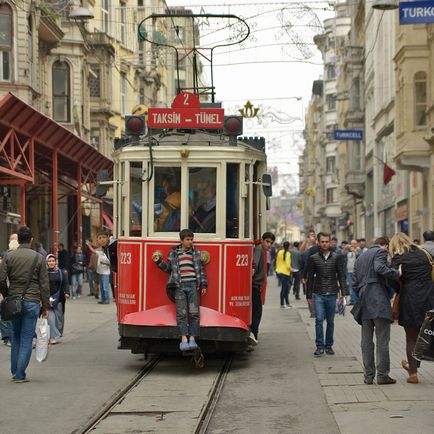 Cum ajungeți de la piața Taksim până la zona Sultanahmet