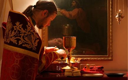 Які православні молитви читати і слухати перед причастям і сповіддю
