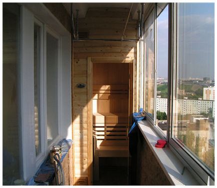 Як використовувати великий засклений балкон, що на ньому влаштувати