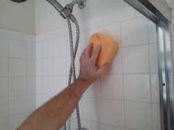 Cum se curata rosturile dintre gresie în baie la domiciliu decât pentru a curăța populare sau chimice