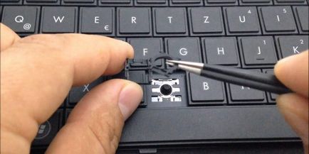 Як почистити клавіатуру зовні і всередині