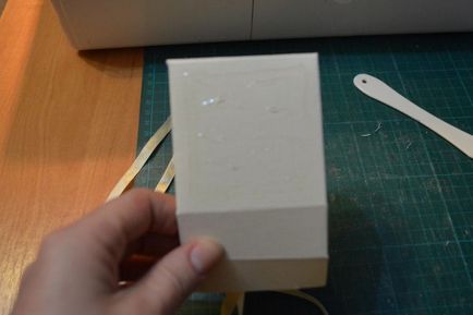 Cum de a face o cutie pentru stocarea flash drive un box-scrapbooking