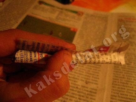 Hogyan készítsünk egy cigarettát egy újság