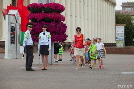 Як виглядають дівчата-інспектори ДПС в нових капелюшках, журнал про Мінську