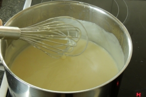 Krepvil - részletes recept fotó (francia palacsinta torta tejszínnel 3 típusú - egyszerű receptet (porított vaníliás cukor) Krepvil - részletes recept fotó (francia palacsinta torta tejszínnel 3 típusú - egyszerű receptek