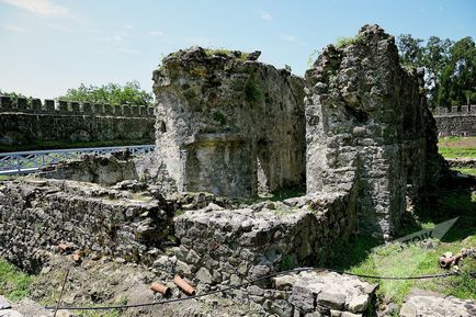 Къде по-добре да отида с бебето на море през 2017 г. в останалата част на Грузия с децата