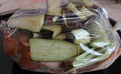Курка з баклажанами і кабачками в рукаві - покроковий рецепт з фото - для духовки