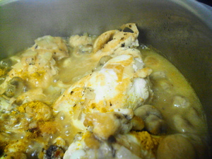 Csirke curry gombával