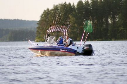 Пайк риболов от лодка