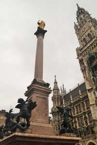 Marienplatz din München - istorie, obiective turistice, cumpărături, hoteluri și cum să ajungi