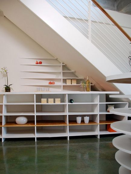 Spațiu de depozitare sub scări este de 40 de idei pentru casa ta