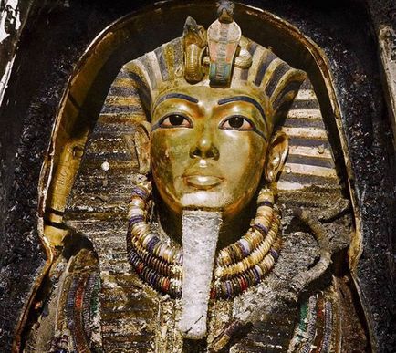 O nouă privire asupra istoriei antice a Egiptului și a simbolurilor masca Tutankhamun
