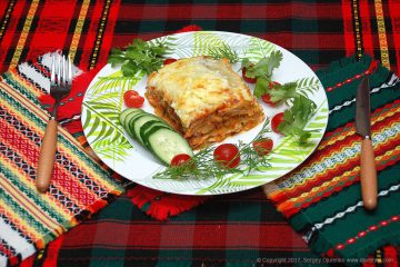 Lasagna de legume cu tocană de legume sezoniere coapte