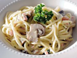 Paste Carbonara cu șuncă și cremă - rețetă