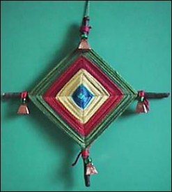 Плетемо індіанську мандалу - оберіг - божий очей - (ojo de dios)