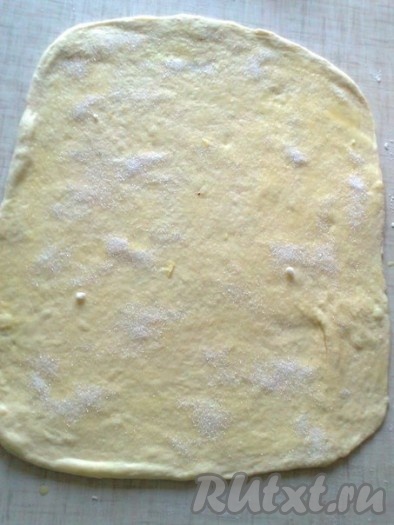 Плюшки з сирно-дріжджового тіста - рецепт з фото