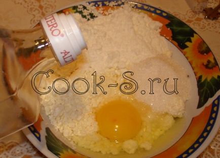 Плюшки з сиром - покроковий рецепт з фото, випічка
