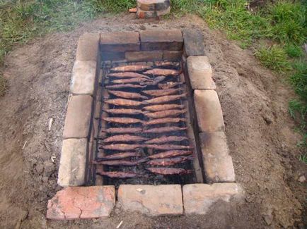 Marching smokehouse a föld