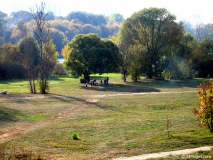 Închiriați o limuzină pentru o nuntă la Moscova din Parcul Kuzminki