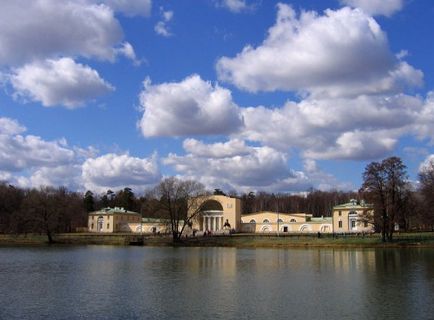 Închiriați o limuzină pentru o nuntă la Moscova din Parcul Kuzminki