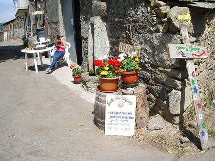 Calea Santiago cu un cort pe drumul pelerinilor