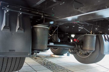 Repararea sistemului pneumatic al unui camion din Ekaterinburg