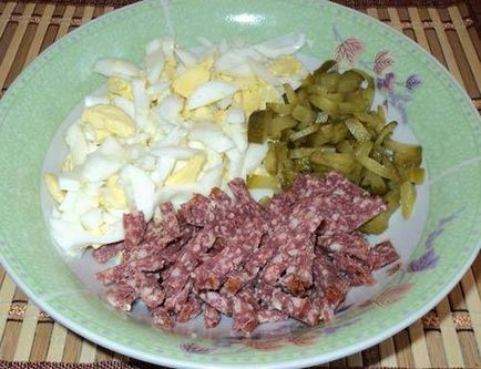 Рецепт салату з Кіріешкі і копченою ковбасою і не тільки
