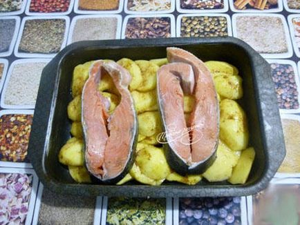 Pește coapte în cuptor cu un cartofi cu rețetă cremă cu o fotografie