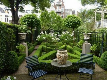 Grădină labirint în design peisaj (fotografie), casa de vis