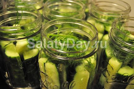 Salata de castraveți pentru iarna - stick-salvare tot anul rețetă cu fotografie și video