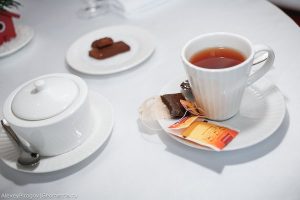 Școala de etichetă, eticheta cum să se ocupe de o pungă de ceai