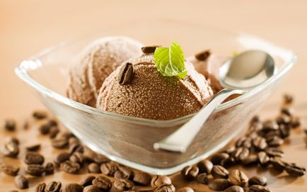 Cât de multe calorii din înghețată, care este valoarea sa energetică, folosesc și dăunează în scăderea în greutate,